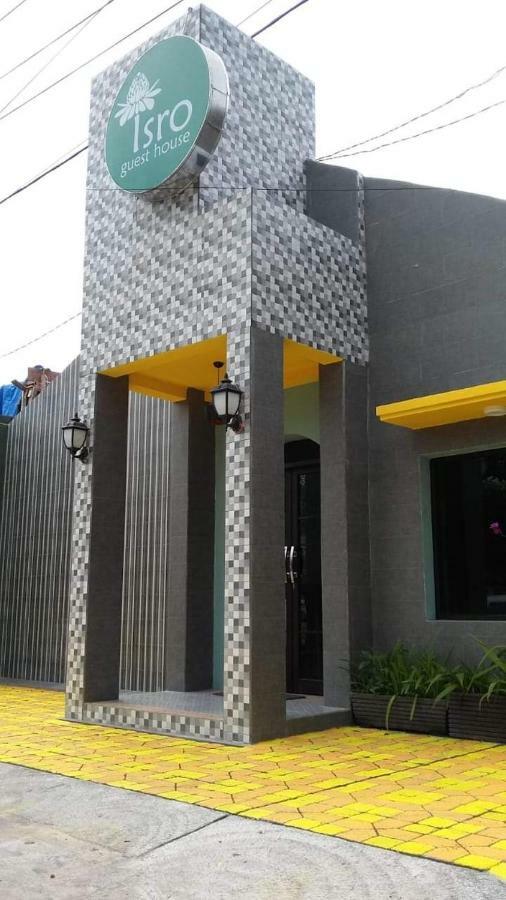 Isro Guesthouse Syariah Kepanjen Exterior photo